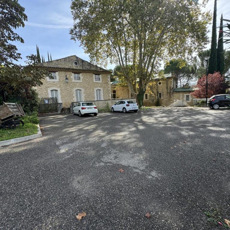Résidence avec piscine chauffée aux Baumettes - Appartement 2 Chambres - 22