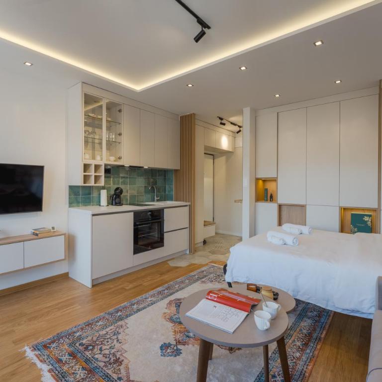 Design Studio with a view in the center - One-Bedroom Apartment - 27