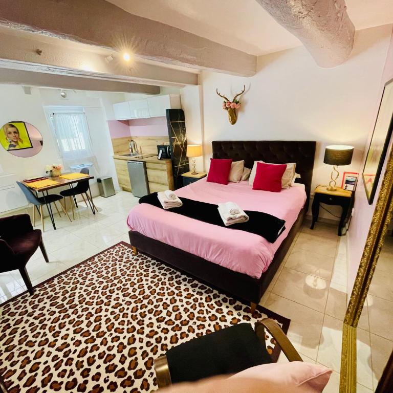Artistic Antibes Apartment - Appartement 1 Chambre - 32