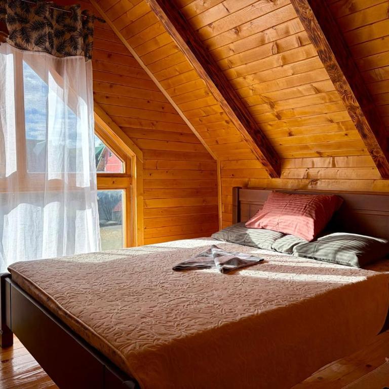 Monteglobal House - Three-Bedroom House - 11