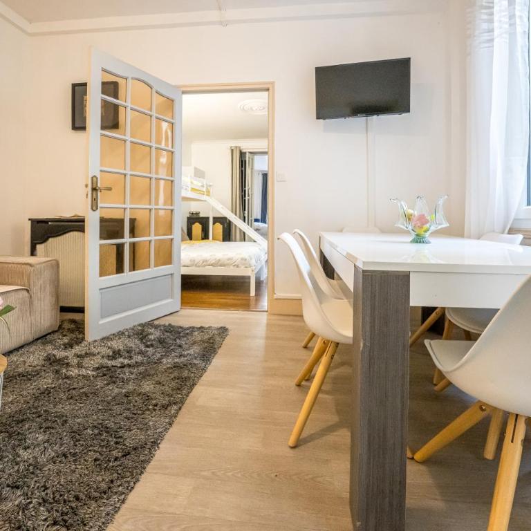 Maison au cœur de Saumur Cour privée Parking gratuit Wi-Fi - Appartement 2 Chambres - 1
