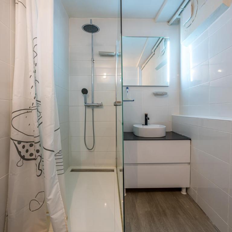Maison au cœur de Saumur Cour privée Parking gratuit Wi-Fi - Appartement 2 Chambres - 13