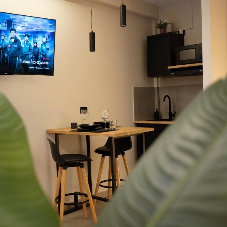 Suite 28 - One-Bedroom Apartment - 5