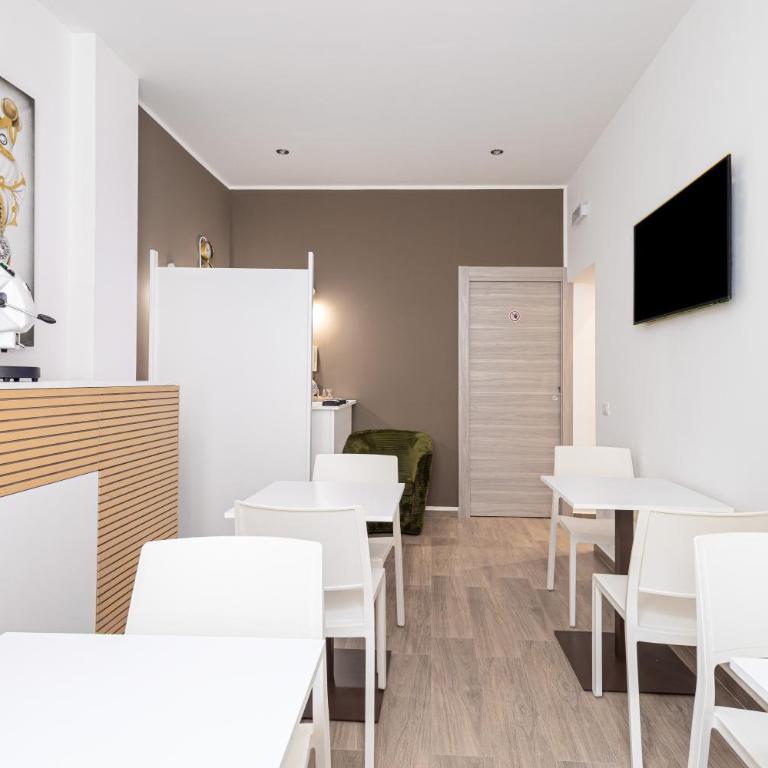 Regina Rooms - Triple Room with Balcony - 2