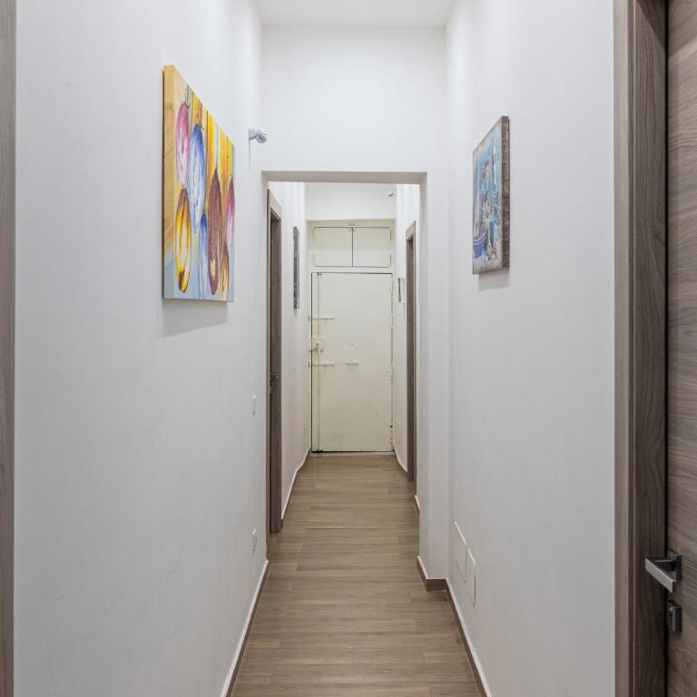 Regina Rooms - Triple Room with Balcony - 10