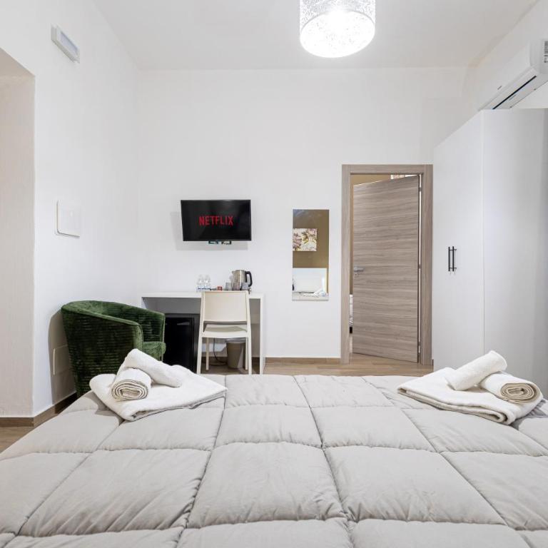 Regina Rooms - Triple Room with Balcony - 16
