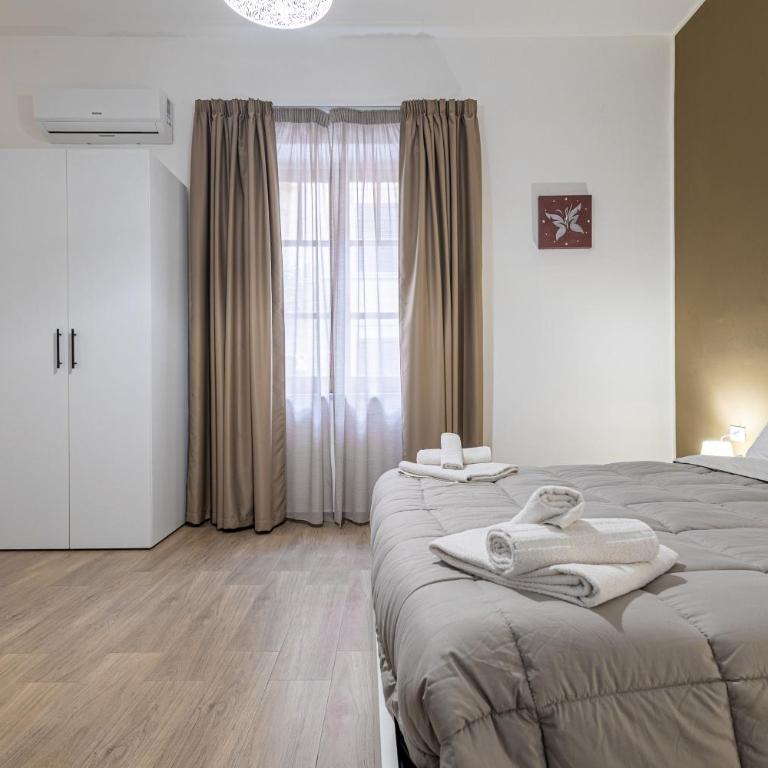 Regina Rooms - Triple Room with Balcony - 17