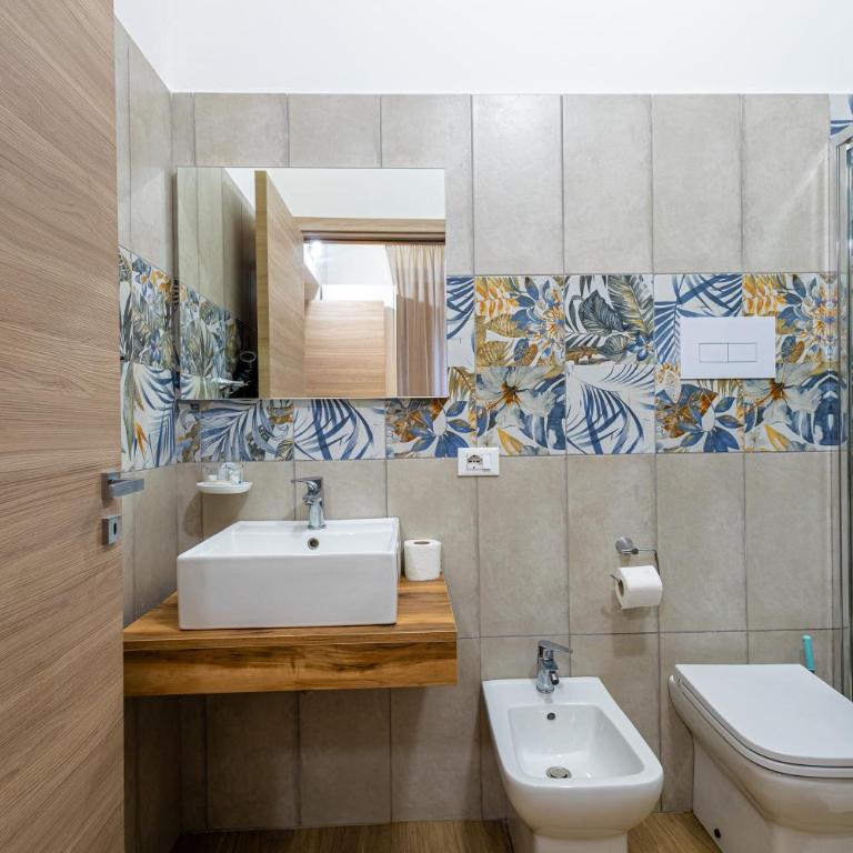 Regina Rooms - Triple Room with Balcony - 31