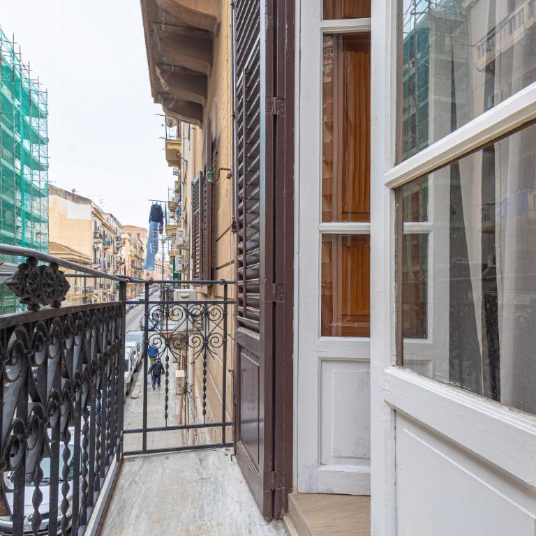 Regina Rooms - Triple Room with Balcony - 37