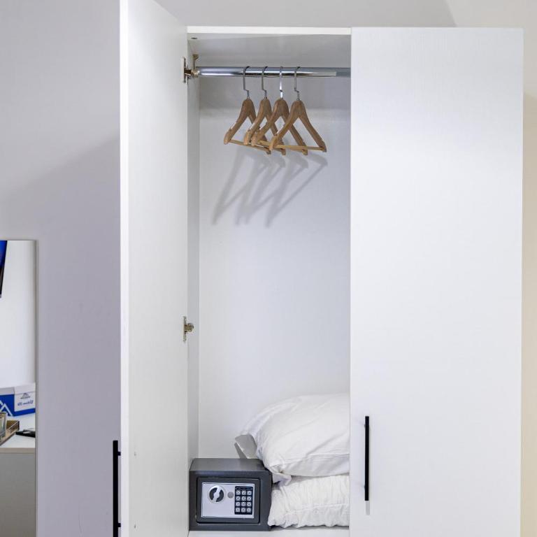 Regina Rooms - Double Room with Balcony - 19