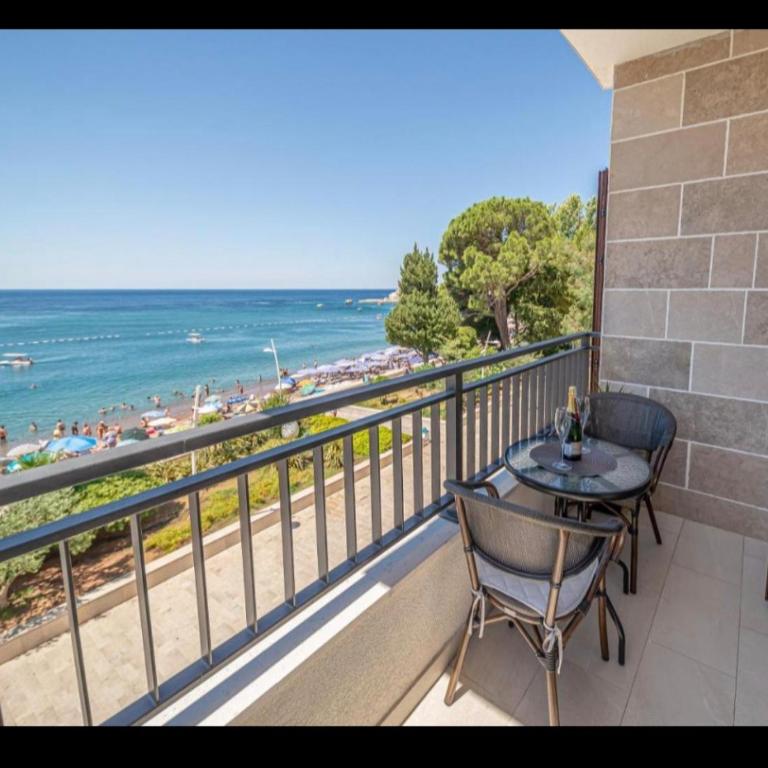 Mar de Lux - Deluxe One-Bedroom Apartment with Ocean View - 12