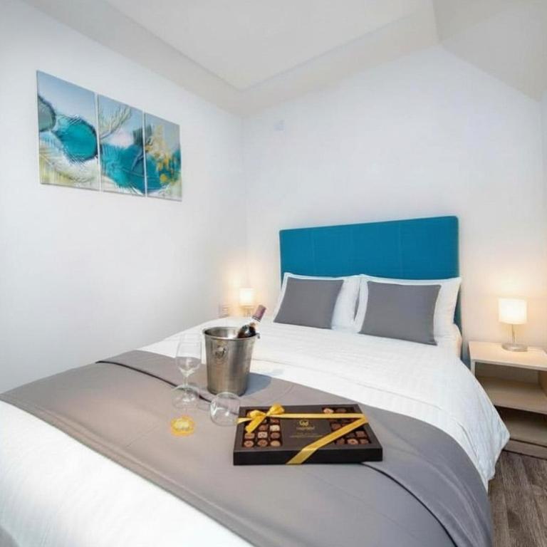 One Luxury Suites AKUSTIK - 3 minuta peške do Jezera - Dvokrevetna Soba s Pomoćnim Ležajem - 14