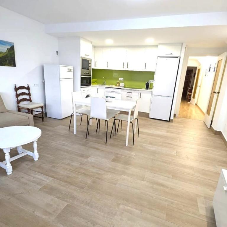 Tropicana–30m de la Playa con Parking y A/C - Apartamento - 4
