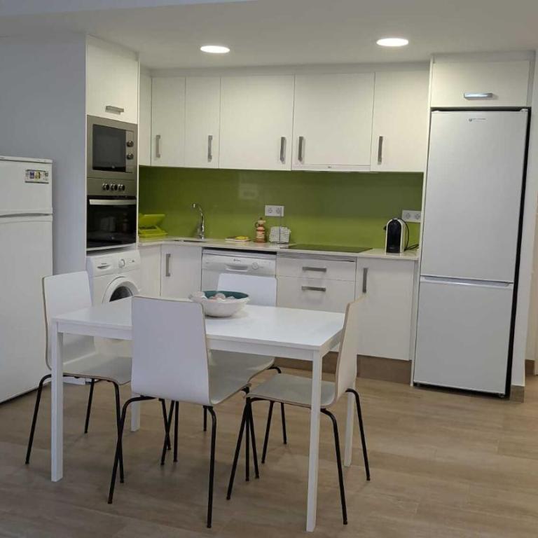 Tropicana–30m de la Playa con Parking y A/C - Apartamento - 7