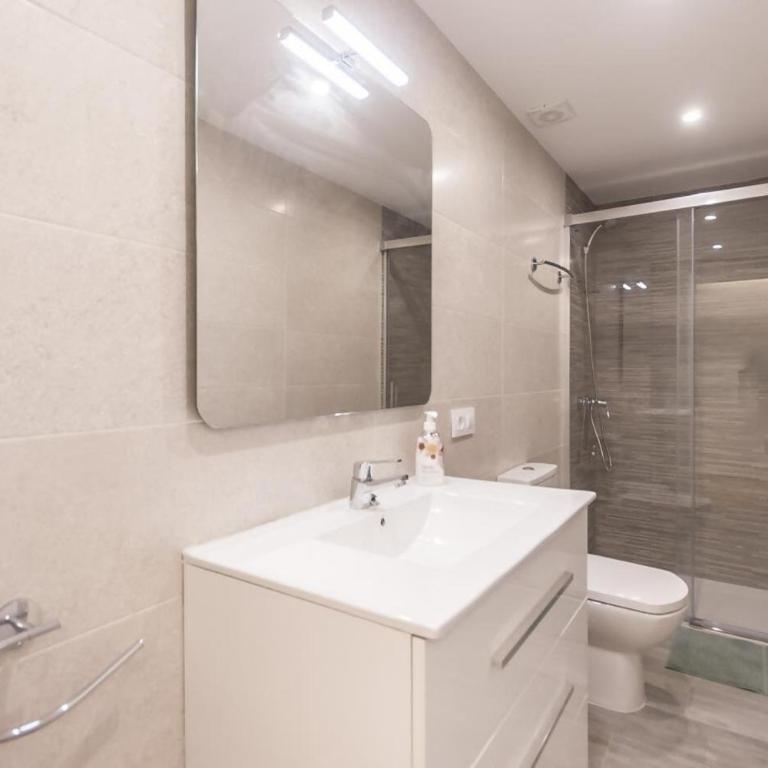 Tropicana–30m de la Playa con Parking y A/C - Apartamento - 13