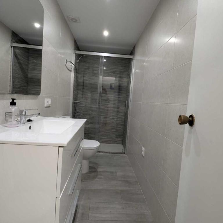 Tropicana–30m de la Playa con Parking y A/C - Apartamento - 24