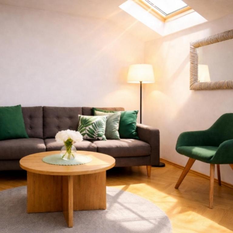 ZARA apartment- Near the Old town ,Cool and shaded ,3 ACs , Free Parking & Peaceful - Two-Bedroom Apartment - 2