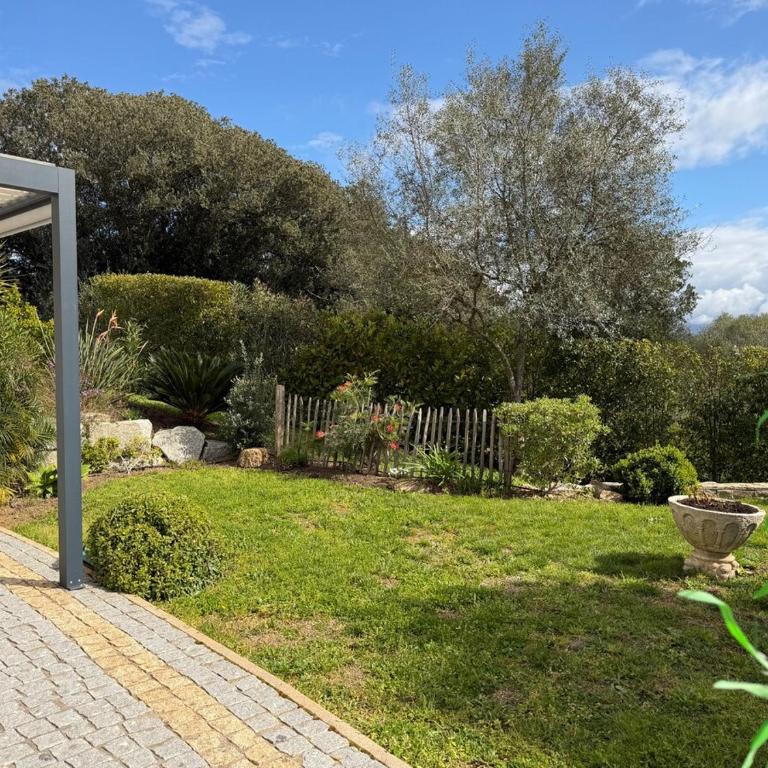 T3 Rez de villa à Ajaccio, Casa Alivu - Two-Bedroom Apartment with Garden View - 3