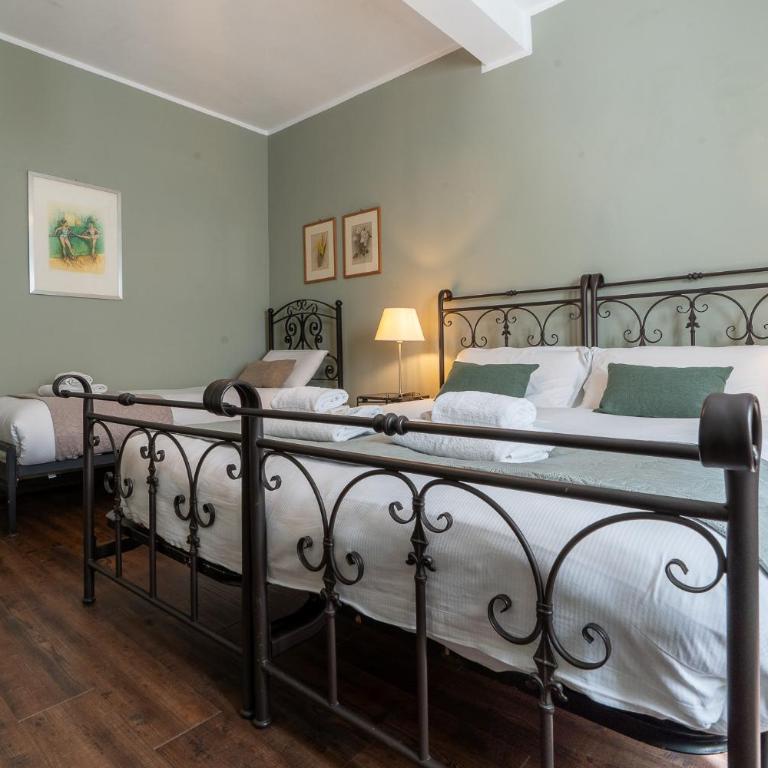 Locami Rooms Castaldi - Camera Tripla con Bagno Privato Esterno - 27