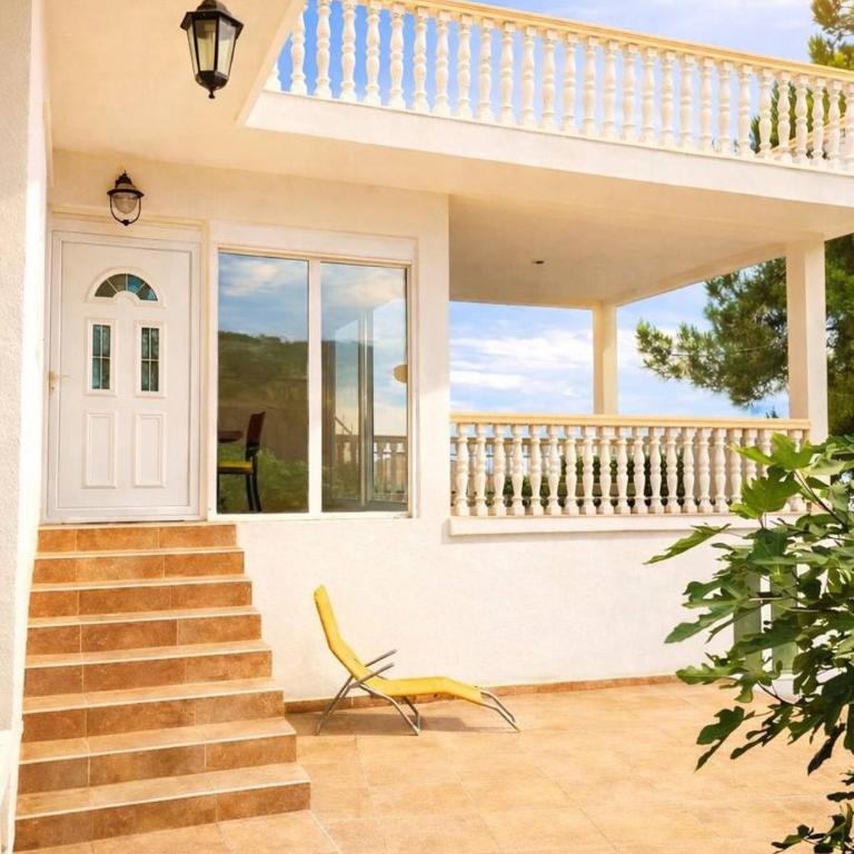 Sunny Villa 2 - One-Bedroom Villa - 4