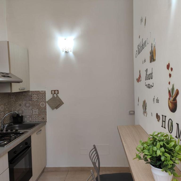 Central Station Apartaments Casa Vacanze - Appartamento Deluxe con 2 Camere da Letto - 4
