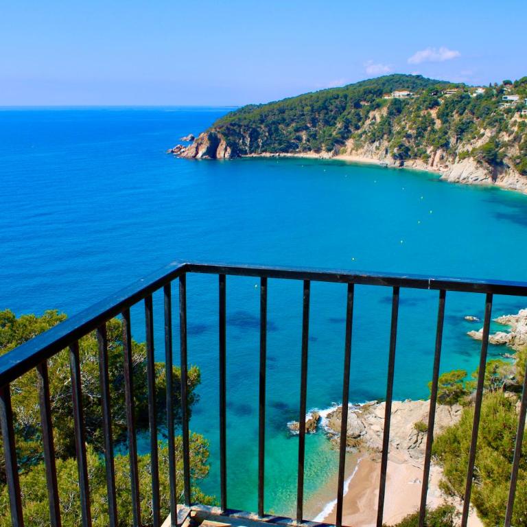 Apartamentos Cala Llevado - Apartamento de 4 dormitorios con vistas al mar - 1