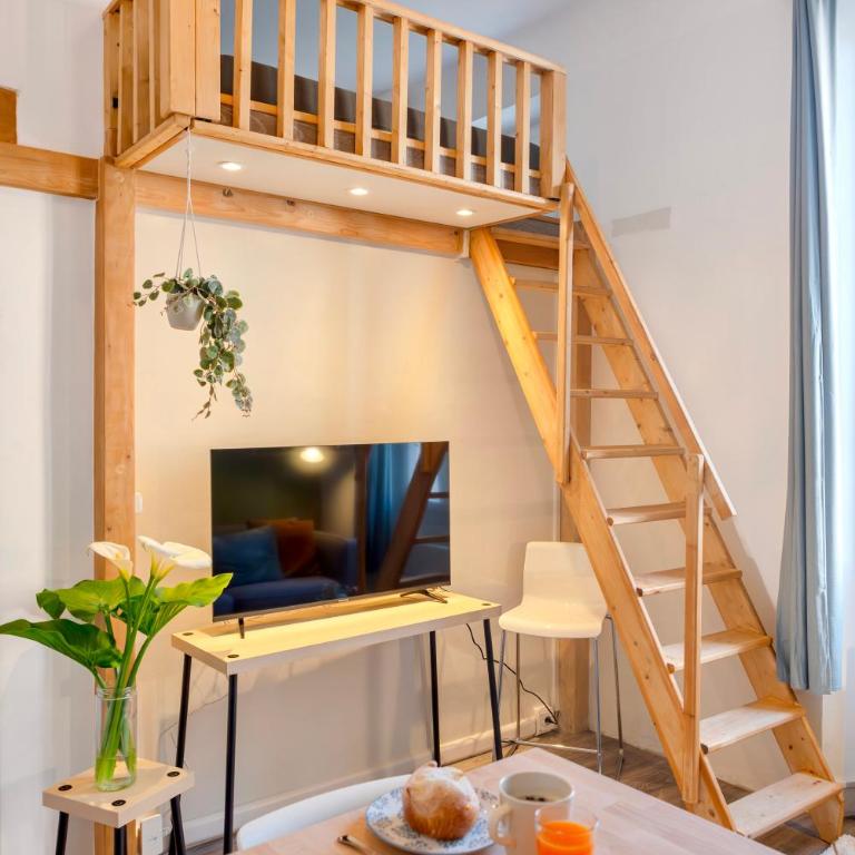 Le Garibaldi 2 - OFFRE SPÉCIALE LANCEMENT - Idéal Couple en Quête d'un Pied à Terre Confort - Animaux Acceptés - 5min à pied du Port - CENTRE VILLE - Commerces - Plage 10min en voiture - WIFI HD - One-Bedroom Superior Apartment - 13