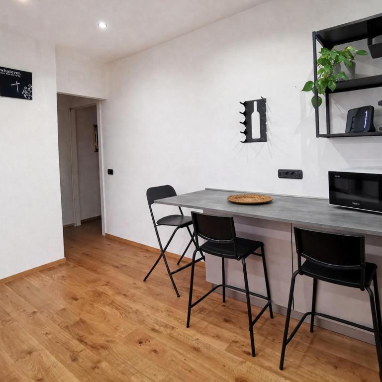 Xenia - 4 rooms apt in Via Cantore 50 - Appartamento con 2 Camere da Letto - 12