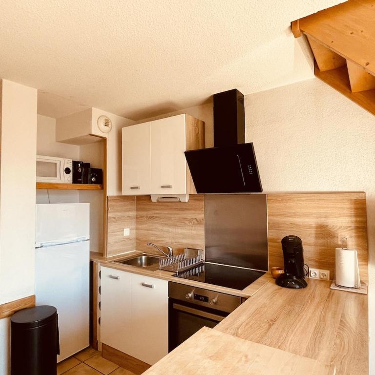 Appt Snowfront Aussois 6 People Le Marmotton - Two-Bedroom Apartment with Mountain View - 11
