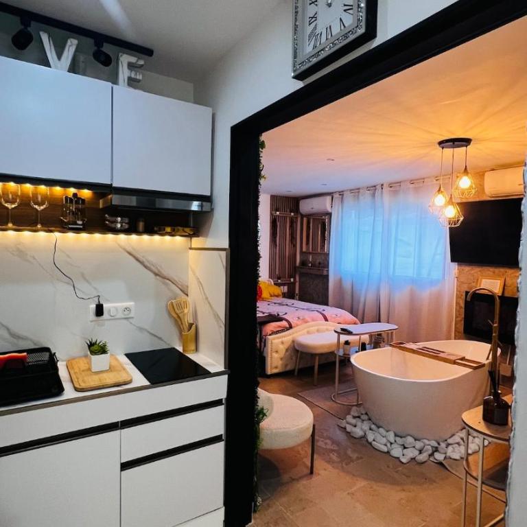 CASA LOVE Suite Cannes avec baignoire, piscine - Apartamento de 1 dormitorio - 23