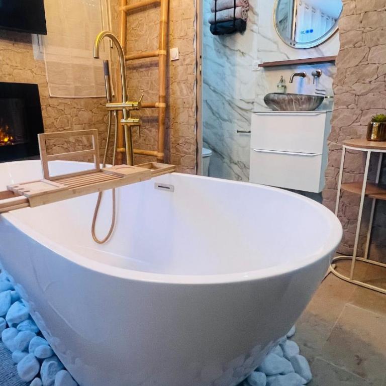 CASA LOVE Suite Cannes avec baignoire, piscine - Apartamento de 1 dormitorio - 9
