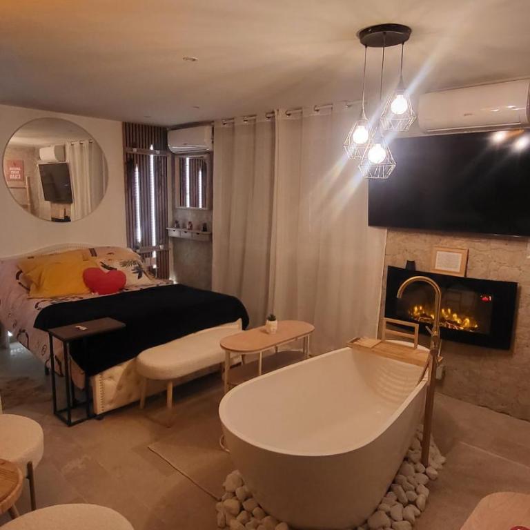 CASA LOVE Suite Cannes avec baignoire, piscine - Apartamento de 1 dormitorio - 40