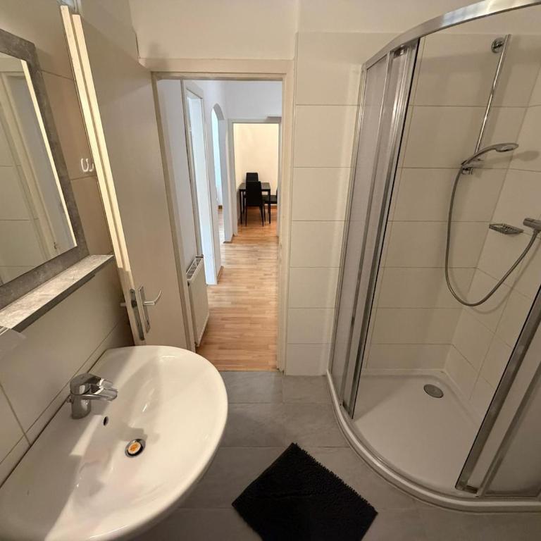 Monteurwohnung - Gemütliche Stadtwohnung im Grünen - Apartamento de 2 dormitorios - 4