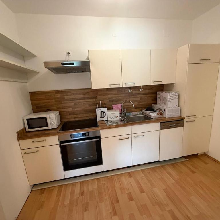 Monteurwohnung - Gemütliche Stadtwohnung im Grünen - Apartamento de 2 dormitorios - 5
