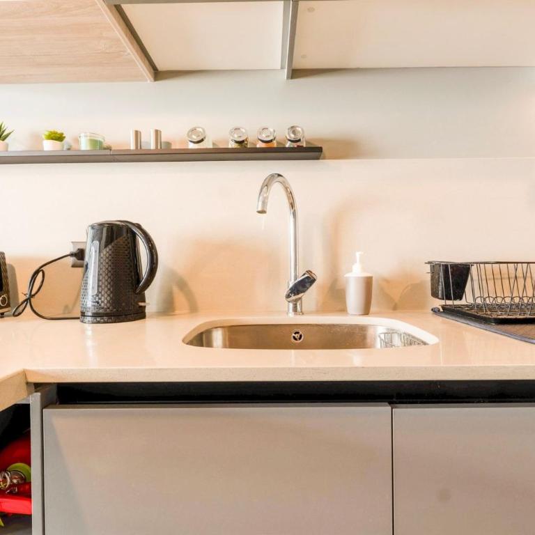 VR | 2PAX, 1D1B, GYM, balcón, Piscina Metro Toesca - Apartamento de 1 dormitorio - 8