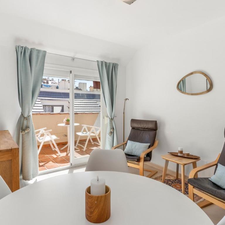 Calle Goya A222 - Apartamento Superior con vistas a la ciudad - 1