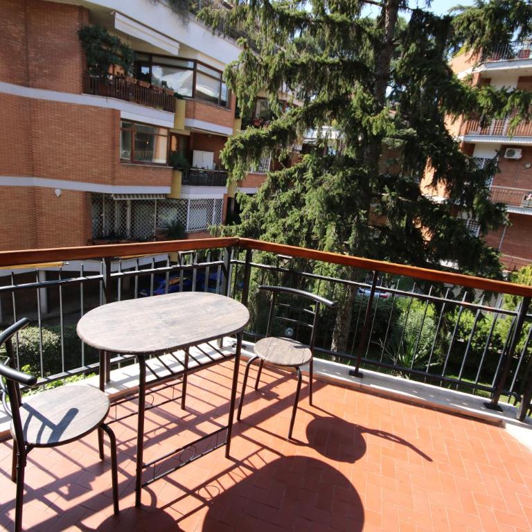 Residenza Savelli - Double Room with Balcony - 9
