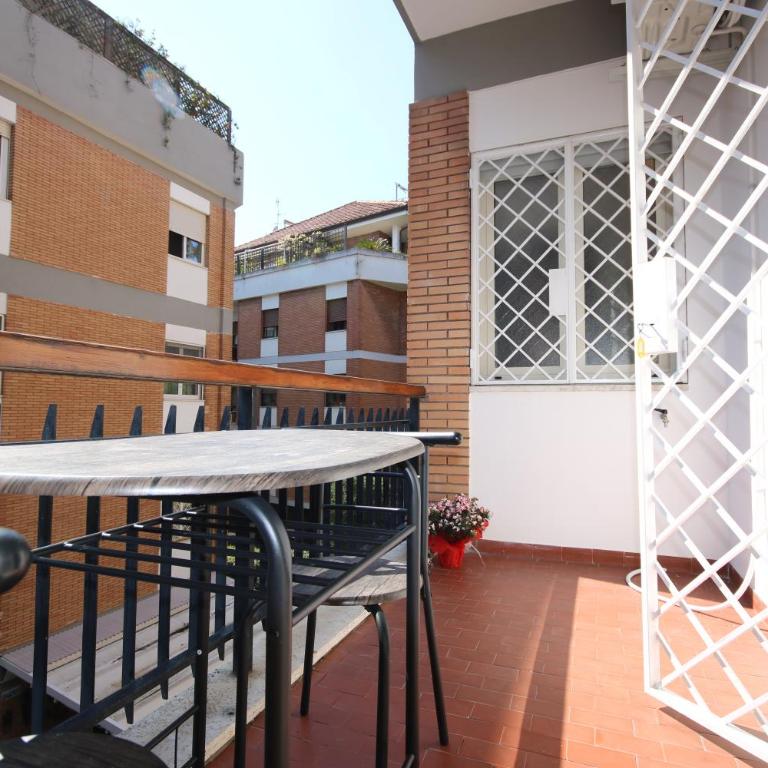 Residenza Savelli - Double Room with Balcony - 2