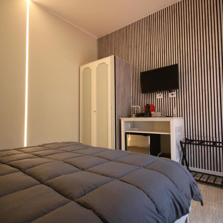 Residenza Savelli - Double Room with Balcony - 4