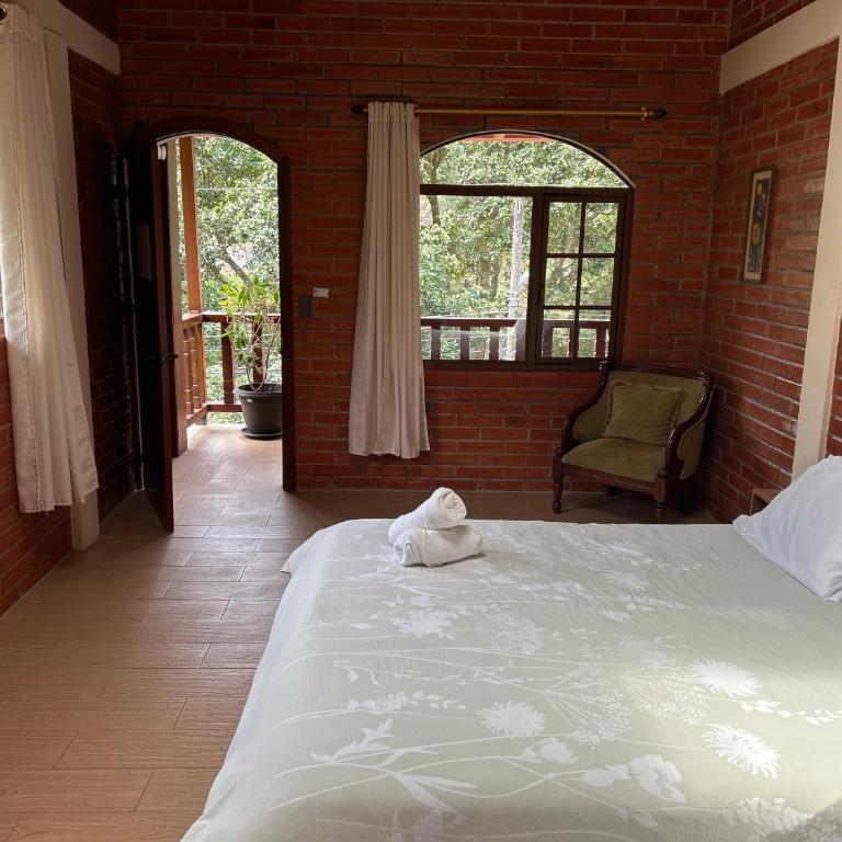 The Lookout Hideaway - Double or Twin Room with Mountain View - 4