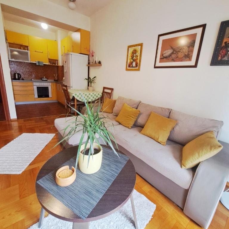 Sunny place - One-Bedroom Apartment - 2