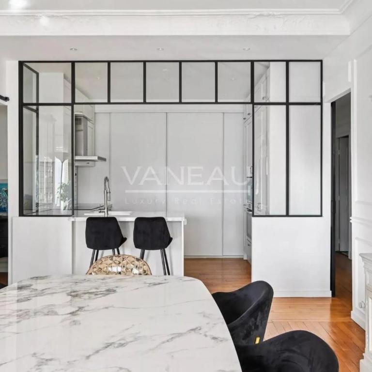 Deluxe 155m2 3BR-8PAX Seine view, Pont Mirabeau - Pleyel grand piano - Appartement 3 Chambres avec Vue sur l'Eau - 8