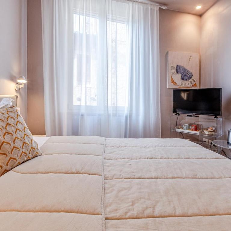 Affitti Brevi Siena - Spazioso appartamento di lusso, con 4 camere e 4 bagni in centro - One-Bedroom Apartment - 13