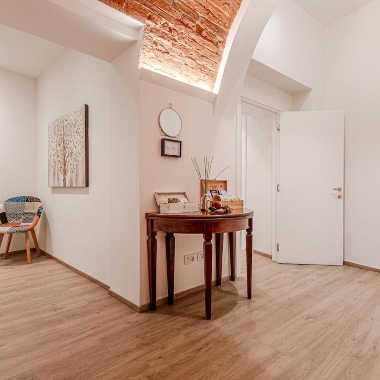 Affitti Brevi Siena - Spazioso appartamento di lusso, con 4 camere e 4 bagni in centro - One-Bedroom Apartment - 58