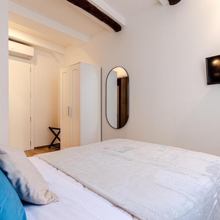 Affitti Brevi Siena - Spazioso appartamento di lusso, con 4 camere e 4 bagni in centro - One-Bedroom Apartment - 60