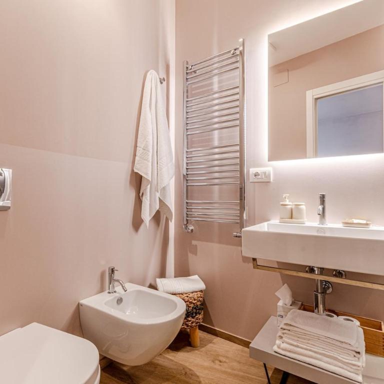 Affitti Brevi Siena - Spazioso appartamento di lusso, con 4 camere e 4 bagni in centro - One-Bedroom Apartment - 84