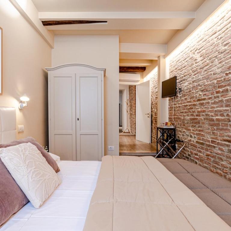 Affitti Brevi Siena - Spazioso appartamento di lusso, con 4 camere e 4 bagni in centro - One-Bedroom Apartment - 85