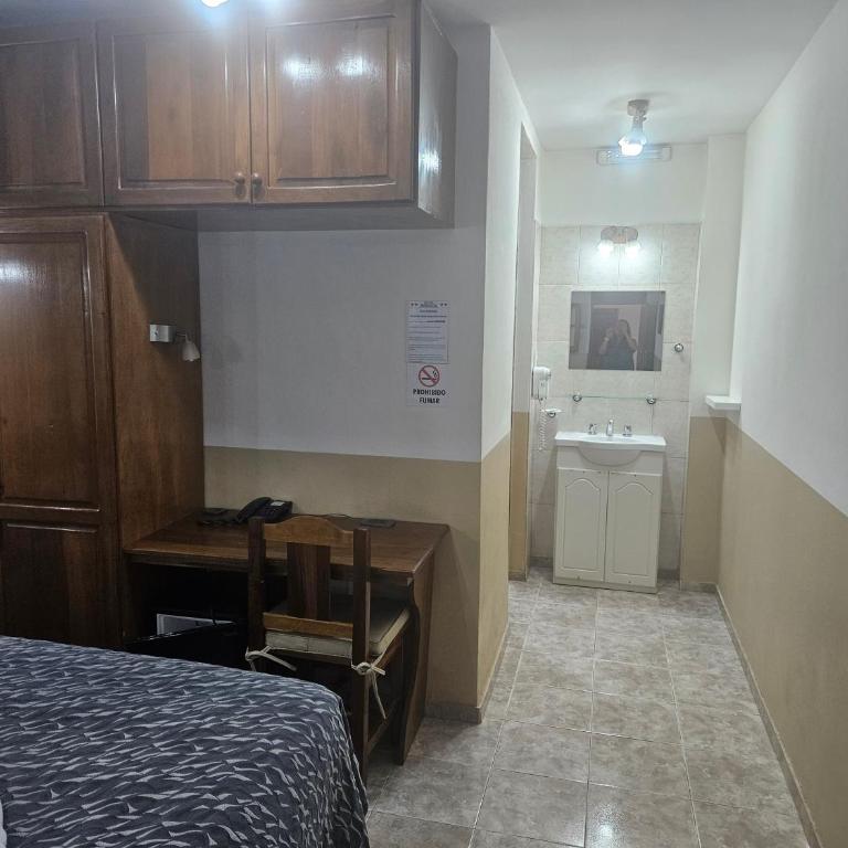 Hotel Avenida - Superior Quadruple Room - 3