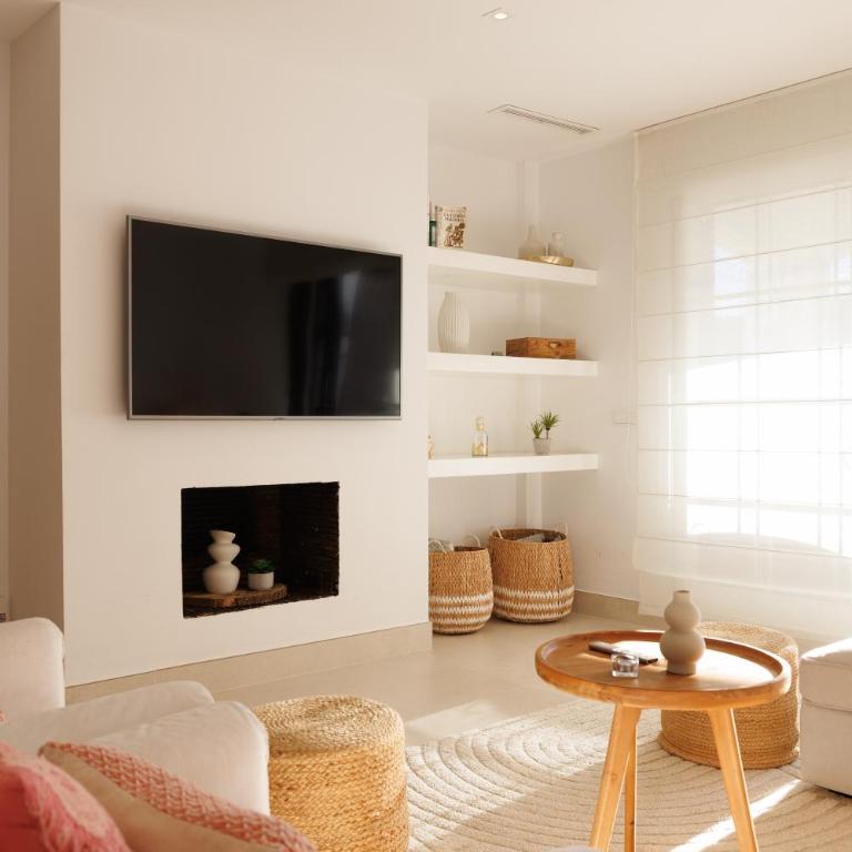 MARBELLA BANUS SUITES - Villa Marina Banús Beach Apartment - Apartment with Pool View - 7