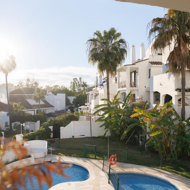 MARBELLA BANUS SUITES - Villa Marina Banús Beach Apartment - Apartment with Pool View - 11